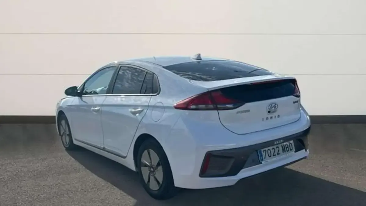 Usado Hyundai Ioniq 141 CV (103 kW) 2022 Blanco Utilitario