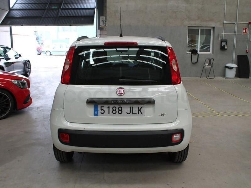 Usado Fiat Panda Lounge 69 CV (50 kW) 2016 Blanco Utilitario
