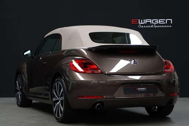Usado VW Beetle Sportline 211 CV (155 kW) 2015 Marrón Utilitario