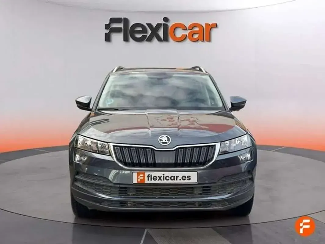 Usado Skoda Karoq Ambition 150 CV (110 kW) 2022 Gris SUV