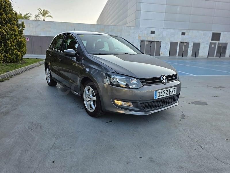 Usado VW Polo Advance 90 CV (66 kW) 2013 Gris / plata Utilitario