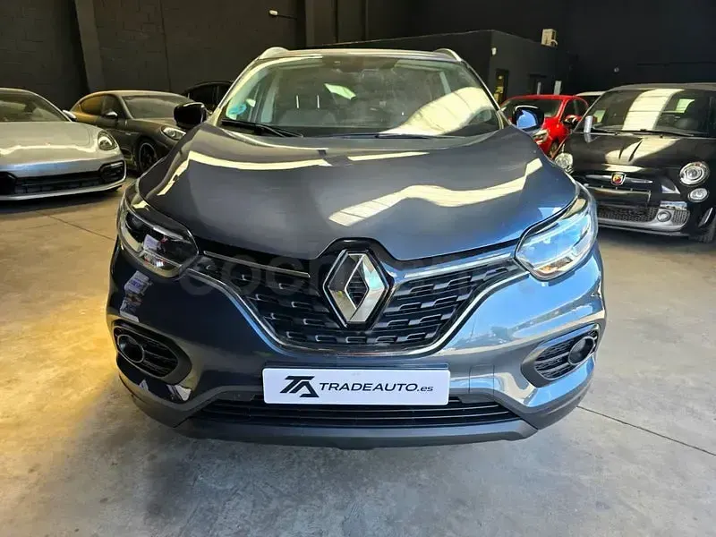 Usado Renault Kadjar LIMITED 115 CV (84 kW) 2022 Gris / plata SUV