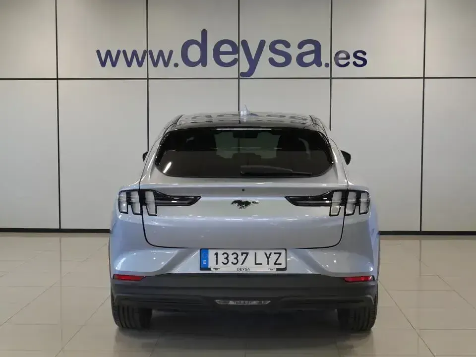Usado Ford Mustang Mach-E 216 kW (294 CV) 2022 Gris SUV