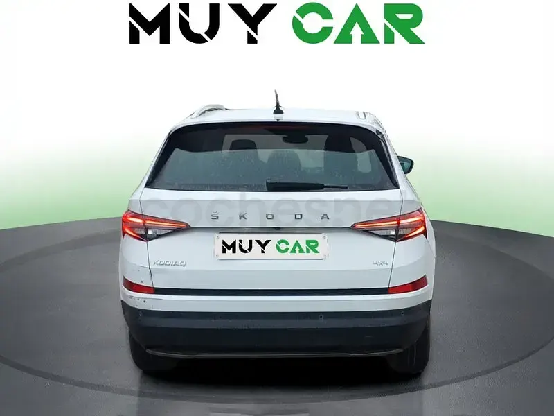 Usado Skoda Kodiaq Ambition 150 CV (110 kW) 2022 Blanco SUV