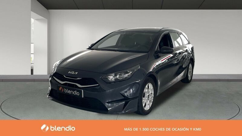 Gris Usado 2023 Kia Ceed Familiar | 21.470 € - Imagen 1/4