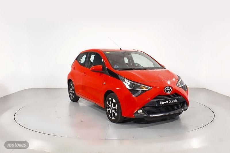 Rojo Usado 2020 Toyota Aygo X-play Utilitario | 12.400 € (Precio justo) - Imagen 1/4
