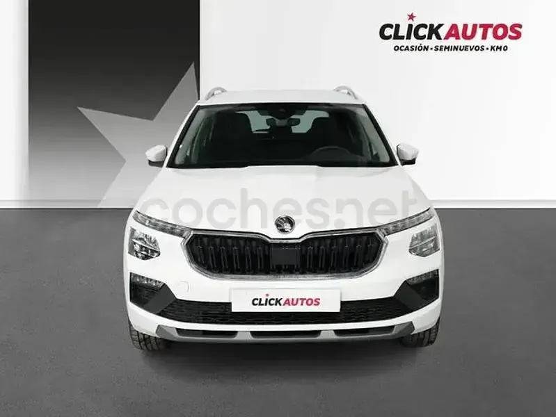 Usado Skoda Kamiq Selection 95 CV (69 kW) 2025 Blanco SUV