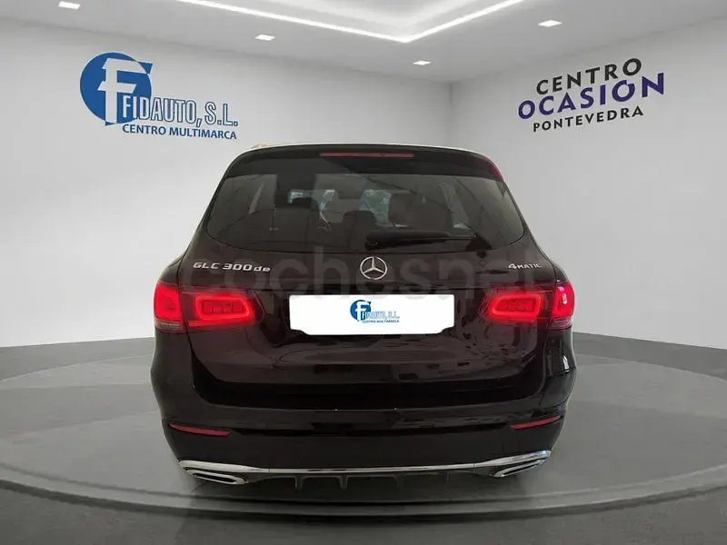 Usado Mercedes GLC300e 306 CV (225 kW) 2021 Negro SUV