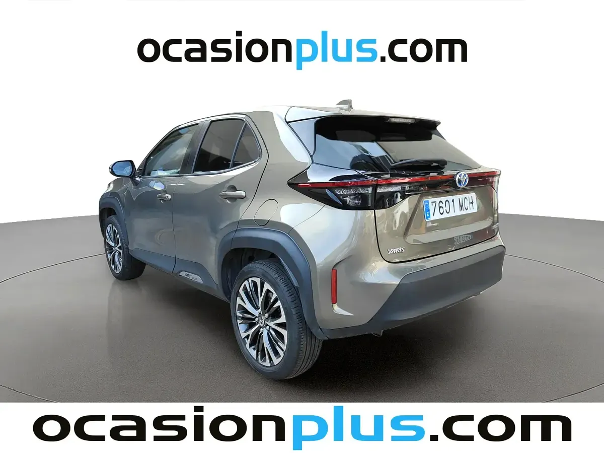 Usado Toyota Yaris Hybrid Style 116 CV (85 kW) 2022 Verde SUV