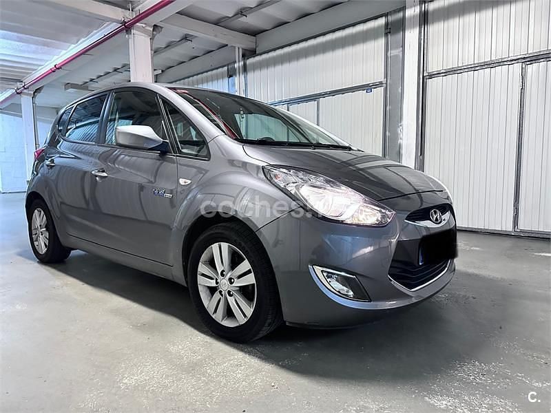 Usado Hyundai ix20 115 CV (84 kW) 2013 Gris / plata Utilitario