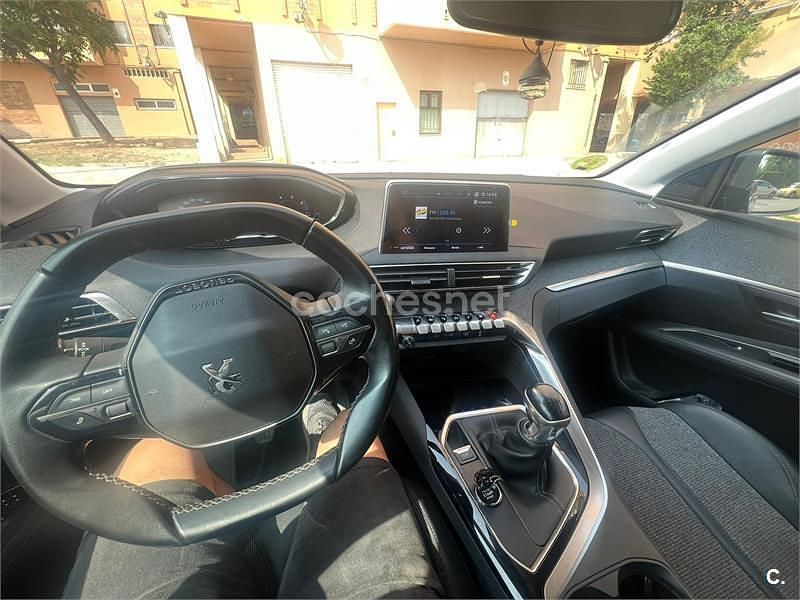 Usado Peugeot 3008 Allure 130 CV (95 kW) 2020 Rojo SUV