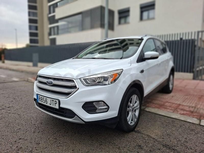 Usado Ford Kuga Business Edition 150 CV (110 kW) 2016 Blanco SUV