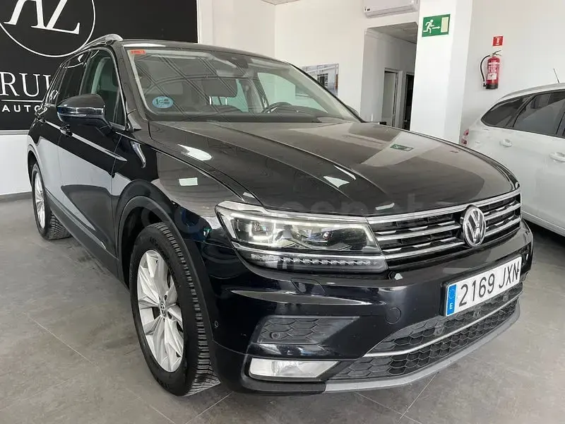 Usado VW Tiguan Sportline 150 CV (110 kW) 2017 Negro SUV