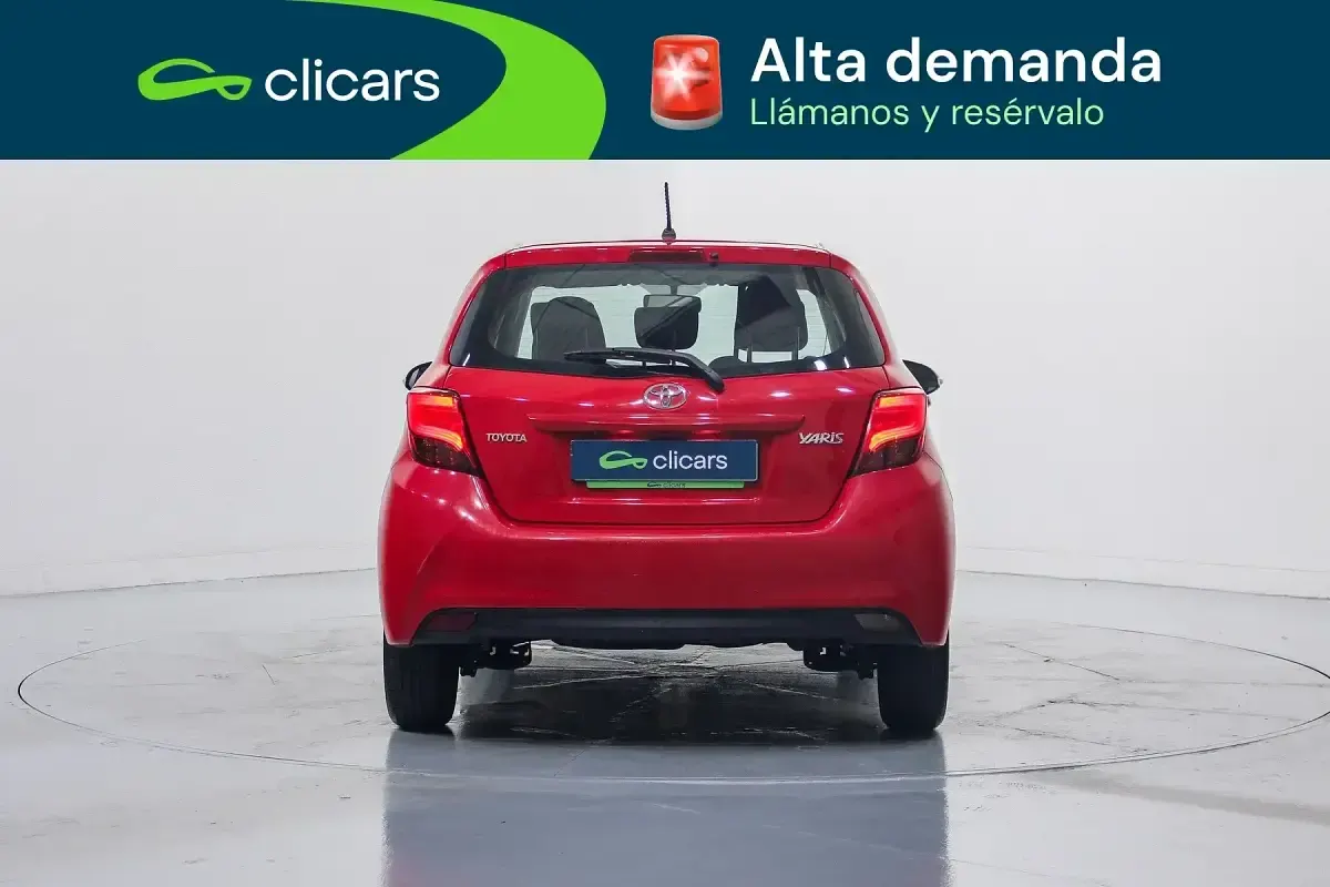 Usado Toyota Yaris Active 99 CV (72 kW) 2014 Rojo Utilitario