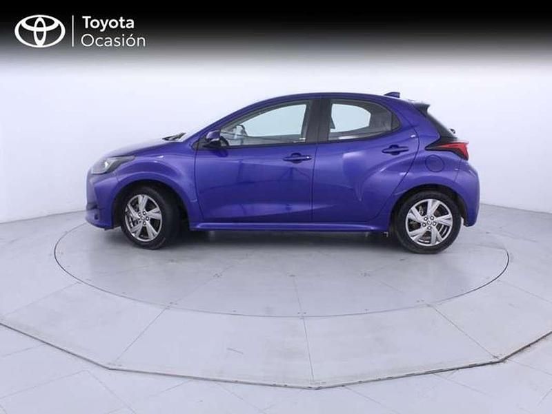 Usado Toyota Yaris Hybrid Active 116 CV (85 kW) 2025 Azul Utilitario