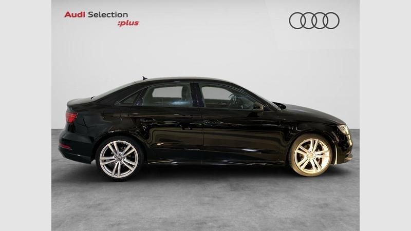 Usado Audi A3 S-Line 116 CV (85 kW) 2020 Negro mito (metalizado) Berlina