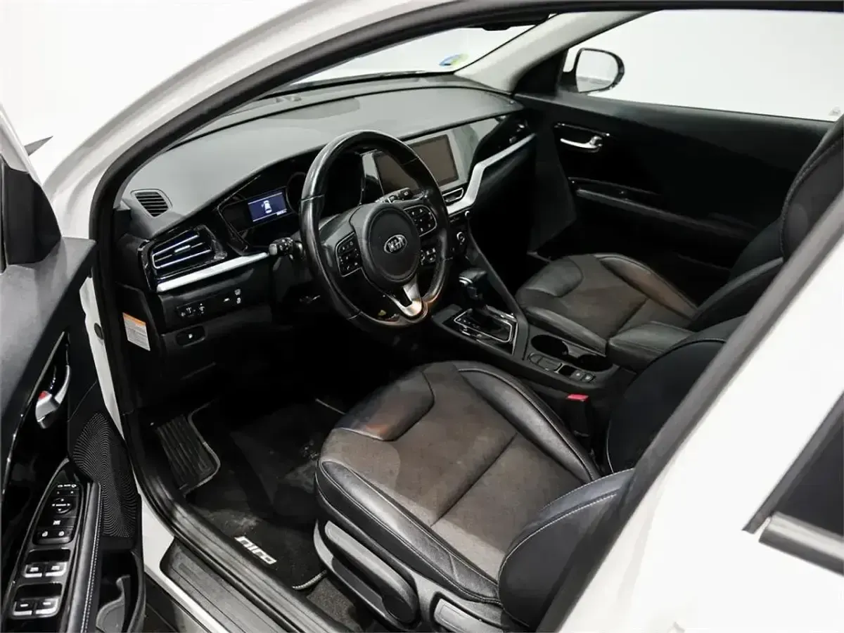 Usado Kia Niro 141 CV (103 kW) 2021 Blanco SUV