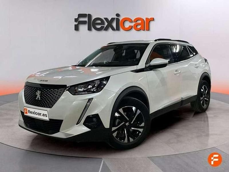Usado Peugeot 2008 Allure 131 CV (96 kW) 2021 Blanco SUV