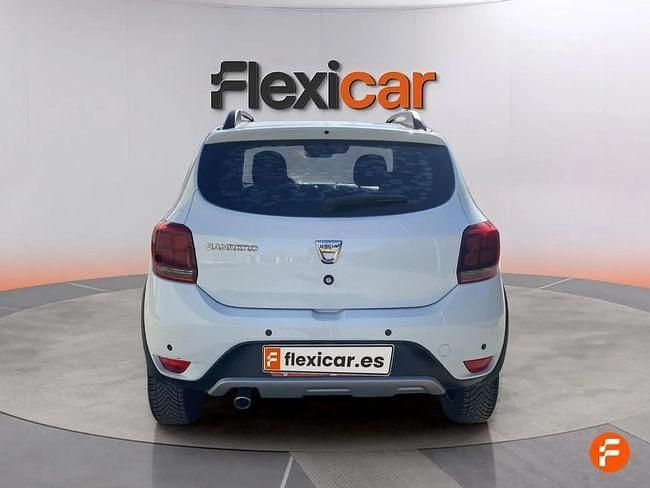 Usado Dacia Sandero Comfort 95 CV (69 kW) 2018 Blanco