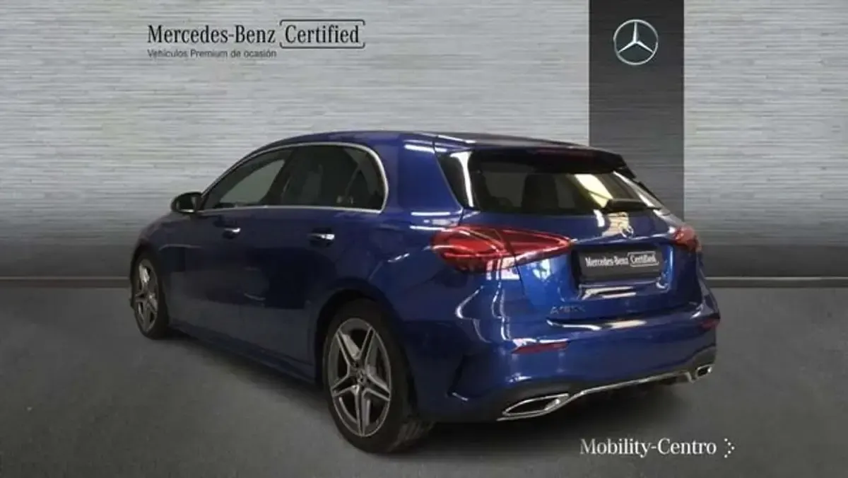 Usado Mercedes A180 109 CV (80 kW) 2024 Azul Utilitario