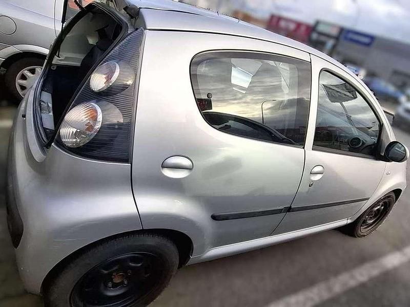 Begagnad Citroën C1 68 HK (50 kW) 2006 Grå Halvkombi