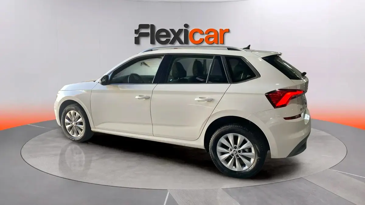 Usado Skoda Kamiq Ambition 110 CV (80 kW) 2021 Naranja SUV
