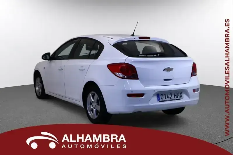 Usado Chevrolet Cruze LS 124 CV (91 kW) 2012 Blanco Berlina