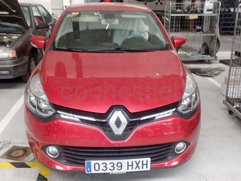 Usado Renault Clio IV 90 CV (66 kW) 2014 Granate Berlina