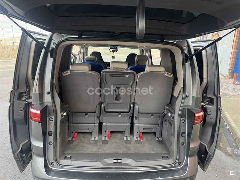 Usado VW Multivan Style 218 CV (160 kW) 2022 Gris / plata Van