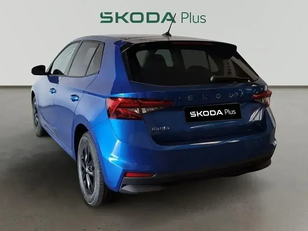 Usado Skoda Fabia Selection 115 CV (84 kW) 2025 Azul Utilitario