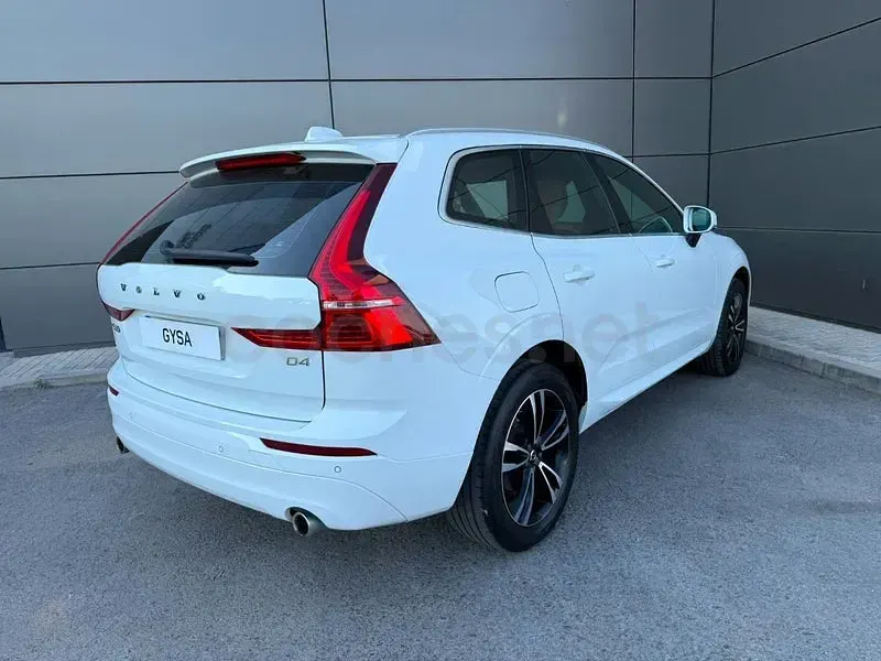 Usado Volvo XC60 Momentum 197 CV (144 kW) 2020 Blanco SUV
