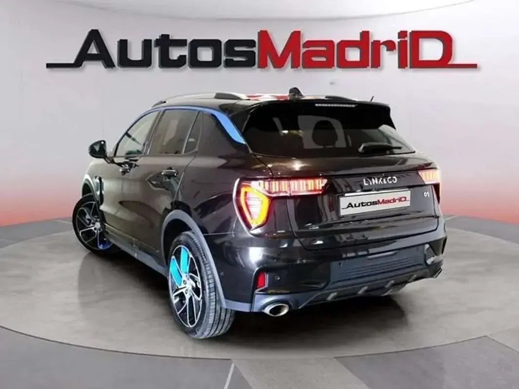 Usado Lynk & Co 01 261 CV (191 kW) 2023 Negro SUV