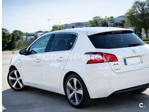 Usado Peugeot 308 Style 120 CV (88 kW) 2015 Blanco Berlina