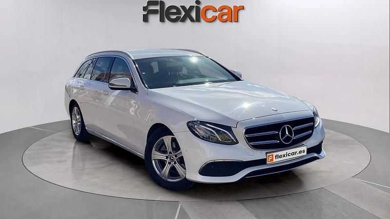 Usado Mercedes E200 160 CV (117 kW) 2019 Blanco Familiar