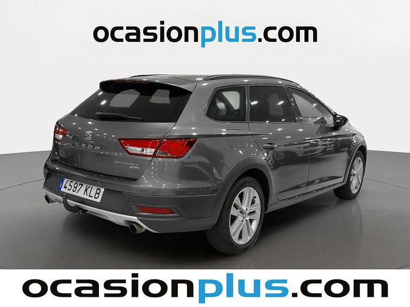 Usado Seat Leon 4Drive 180 CV (132 kW) 2018 Gris Monovolumen