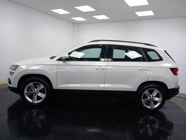 Usado Skoda Karoq Ambition 150 CV (110 kW) 2021 Blanco SUV