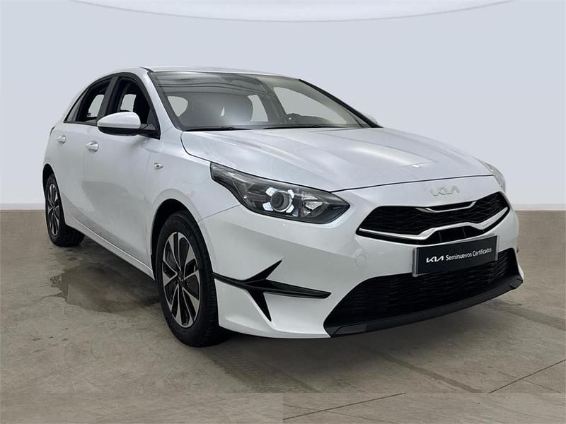 Usado Kia Ceed 101 CV (74 kW) 2024 Blanco Utilitario