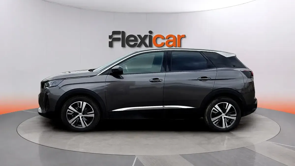Usado Peugeot 3008 Allure 131 CV (96 kW) 2023 Amarillo SUV