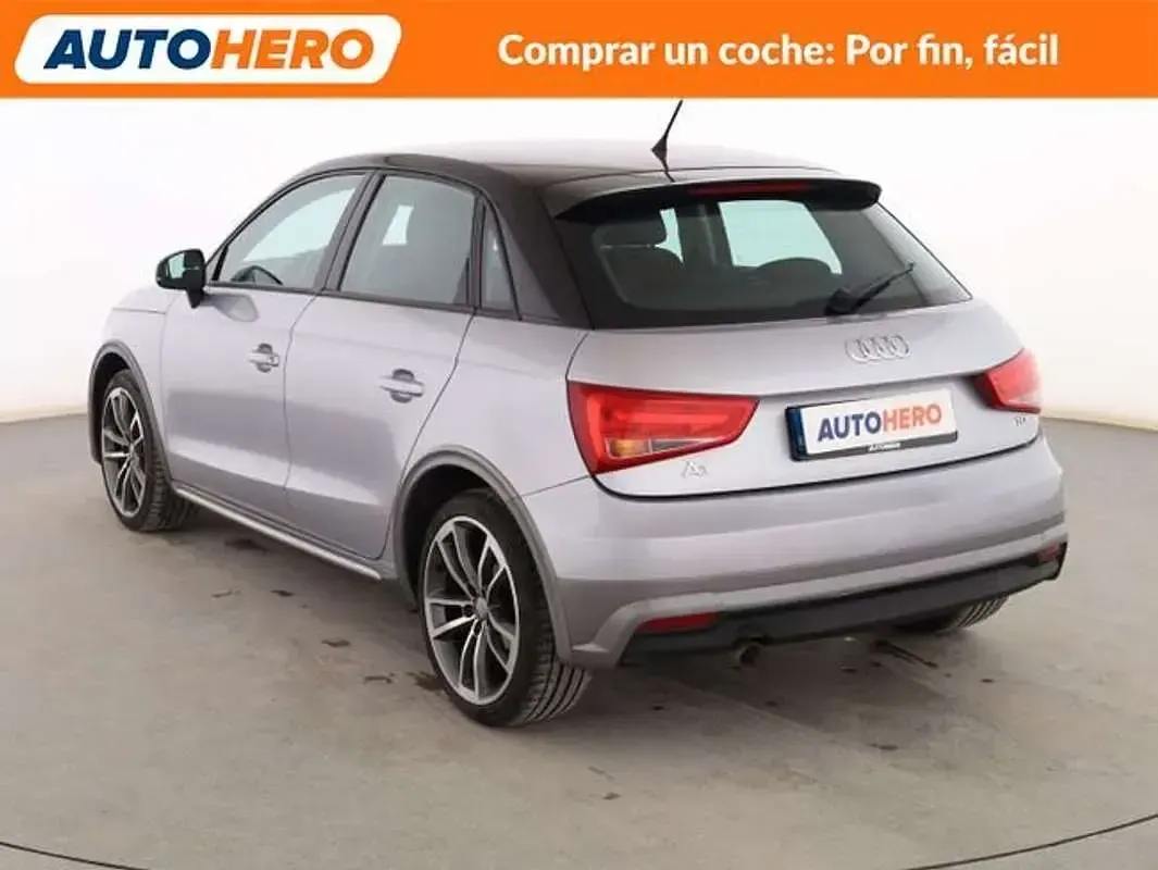 Usado Audi A1 Attraction 90 CV (66 kW) 2017 Gris Utilitario