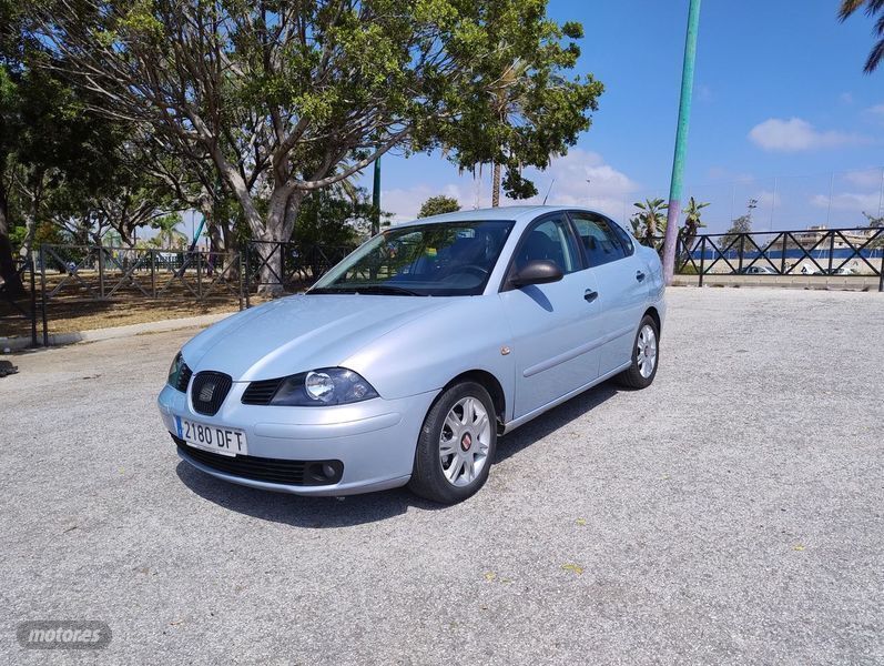 Azul Usado 2005 Seat Cordoba Reference Berlina | 3900 € (Precio justo) - Imagen 1/4