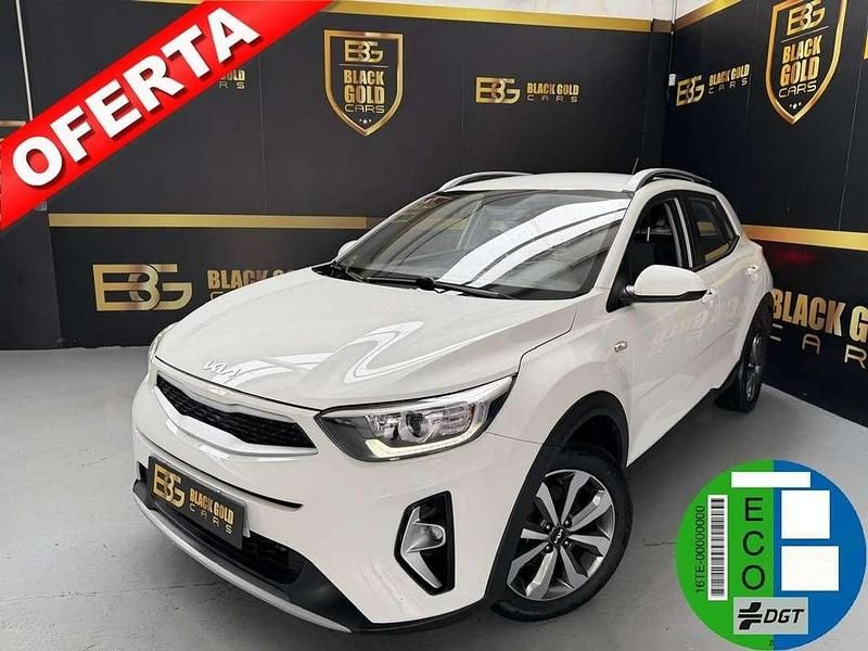 Usado Kia Stonic 100 CV (73 kW) 2022 Blanco SUV