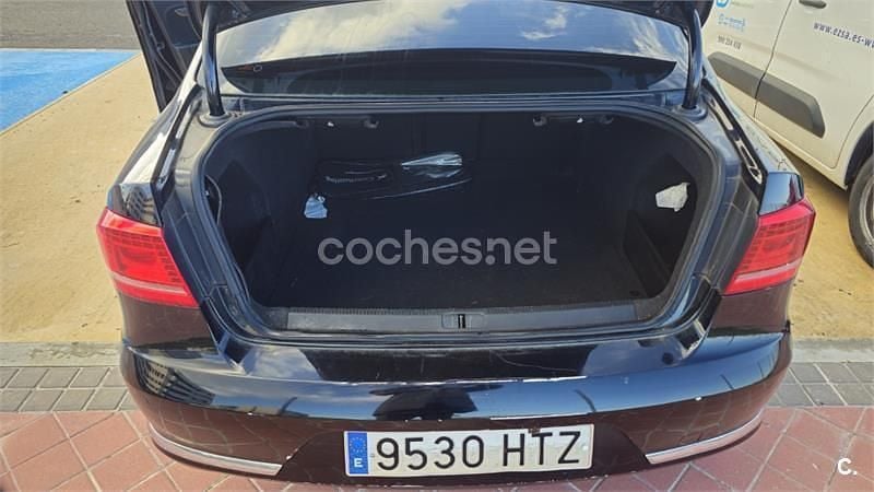Usado VW Passat Highline 140 CV (102 kW) 2013 Negro Berlina