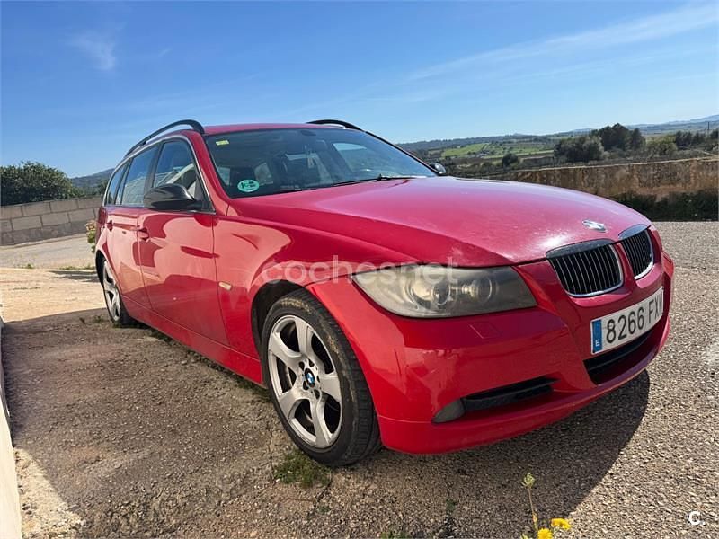 Usado BMW 325 218 CV (160 kW) 2007 Rojo Familiar