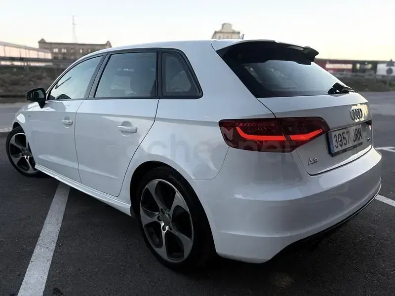 Usado Audi A3 S-Line 116 CV (85 kW) 2017 Blanco Berlina