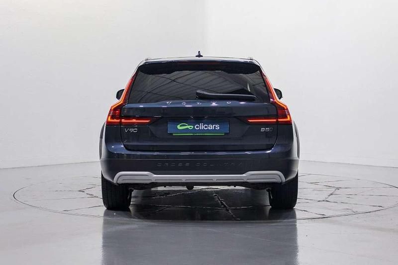 Usado Volvo V90 CC Pro 235 CV (172 kW) 2021 Blanco Familiar