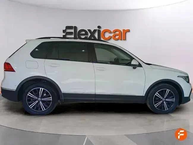 Usado VW Tiguan Life 150 CV (110 kW) 2023 Blanco SUV