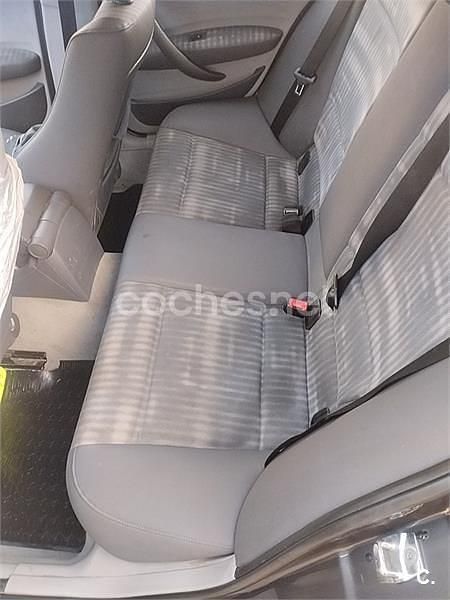 Usado BMW 118 122 CV (89 kW) 2005 Gris / plata Utilitario