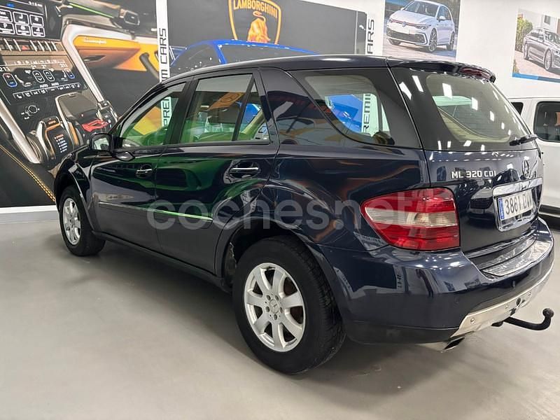 Usado Mercedes ML320 224 CV (164 kW) 2006 Azul SUV