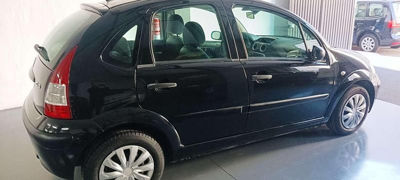 Usado Citroën C3 Exclusive 120 CV (88 kW) 2010 Negro Utilitario
