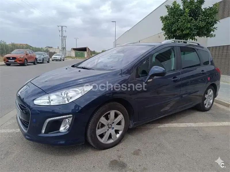 Usado Peugeot 308 SW Active 115 CV (84 kW) 2013 Azul Familiar